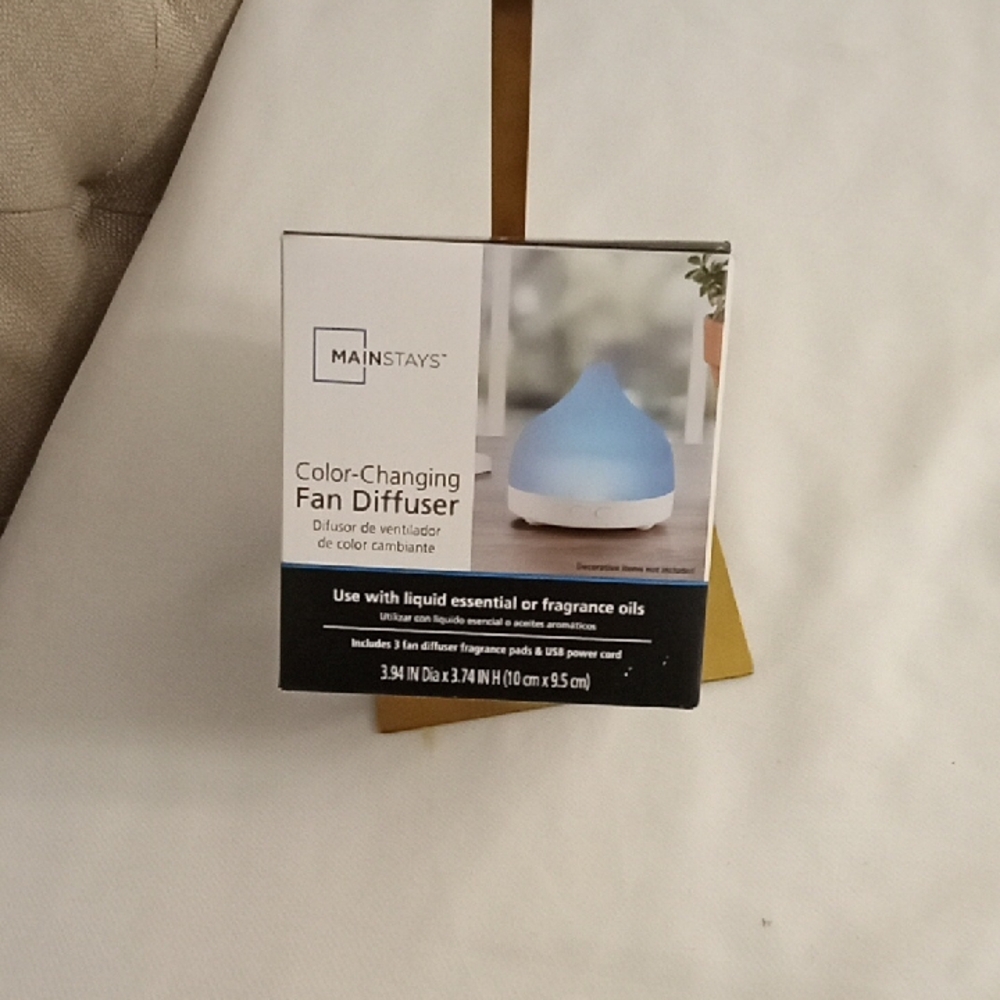 Mainstays Blue and White Color-Changing Diffuser